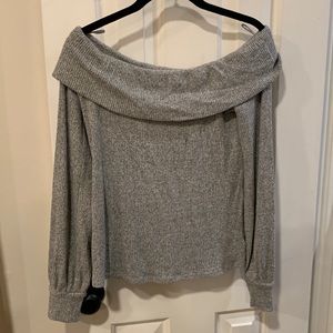 Off the shoulder cuffed longsleeve